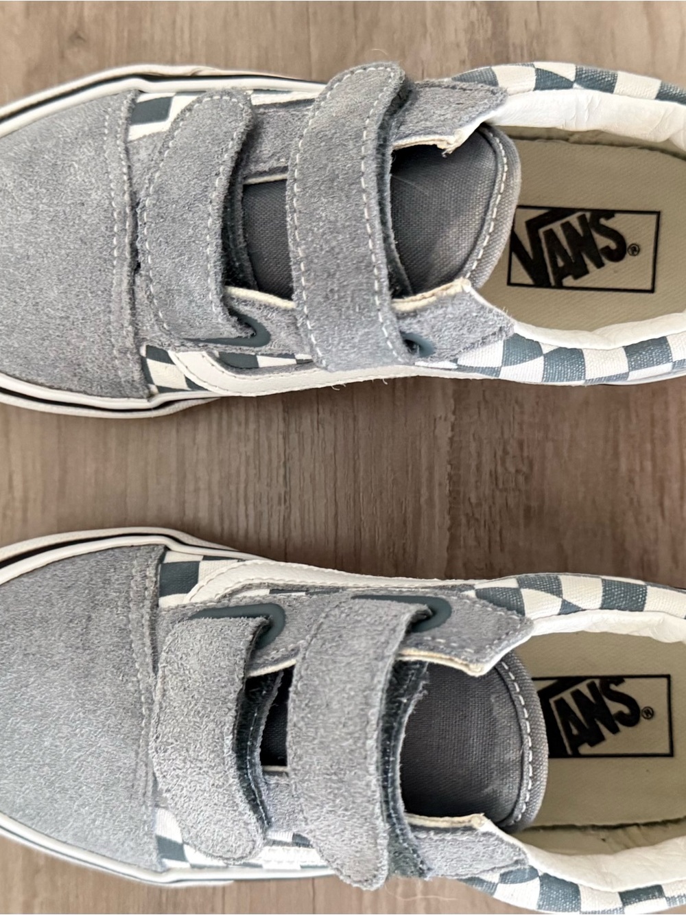 Vans Kids Old Skool Checkerboard Velcro Sneakers Size 2.5 worn only 2 times - Picture 2 of 7